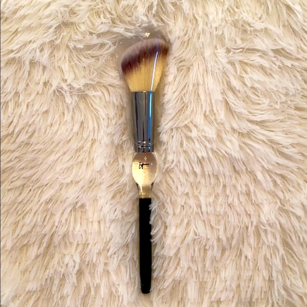 IT Cosmetics Heavenly Luxe French  Blush Brush